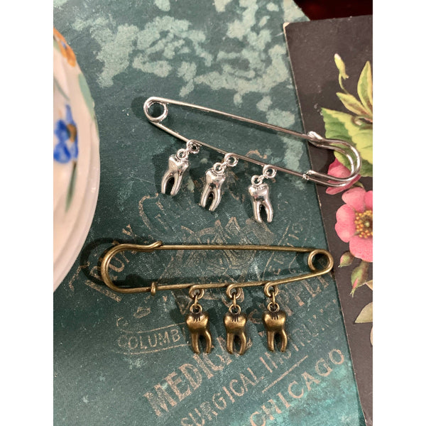 Toothy Teeth Safety Pin Brooch